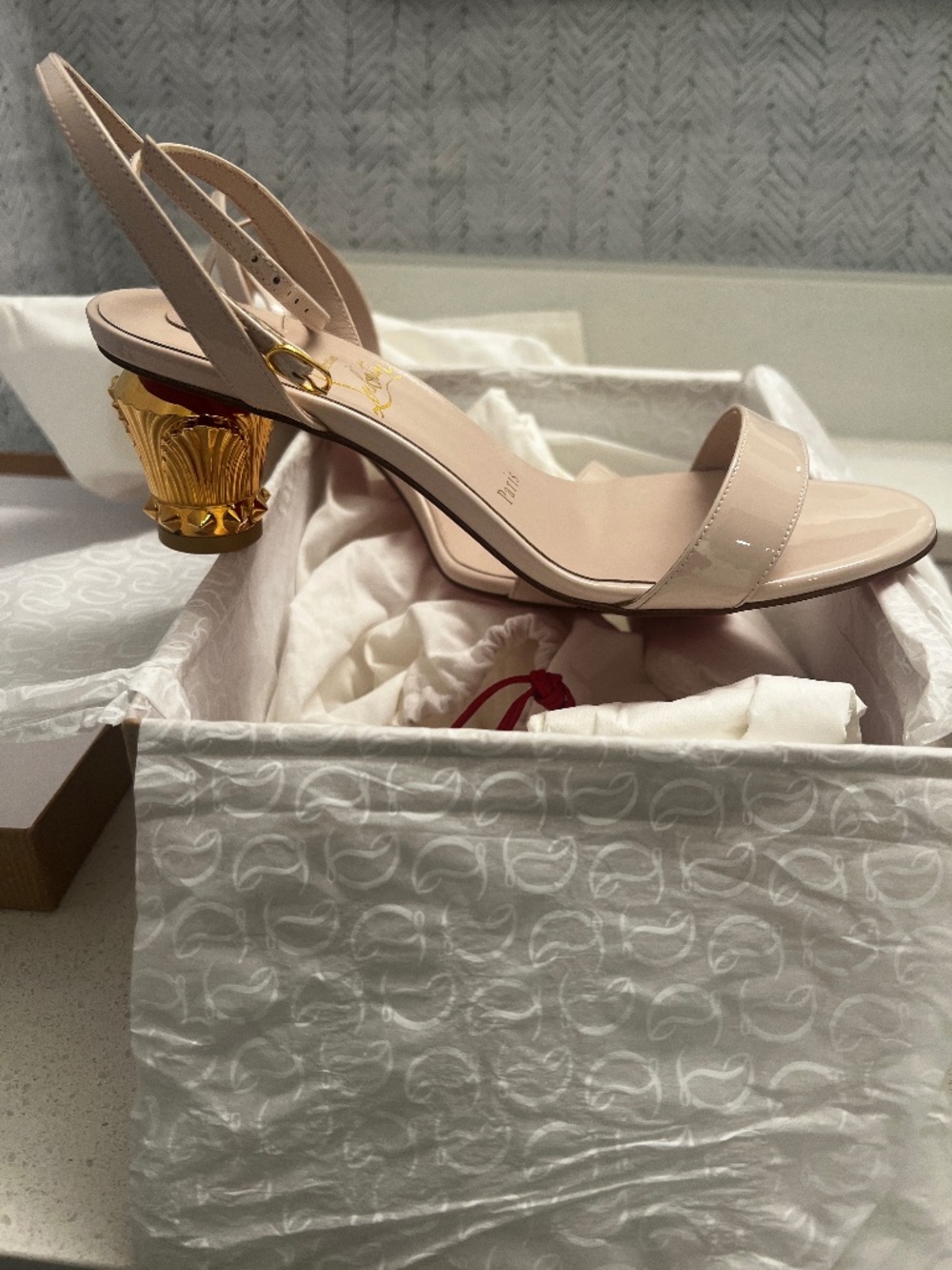 Christian Louboutin, LIPSITA QUEEN Ankle Strap Sandal, Leche/Gold